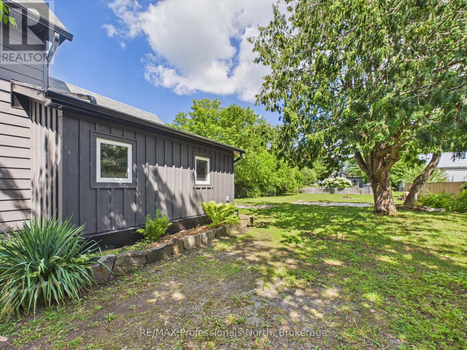 3 Spadina Avenue, Bracebridge, Ontario  P1L 1C7 - Photo 4 - X13701356