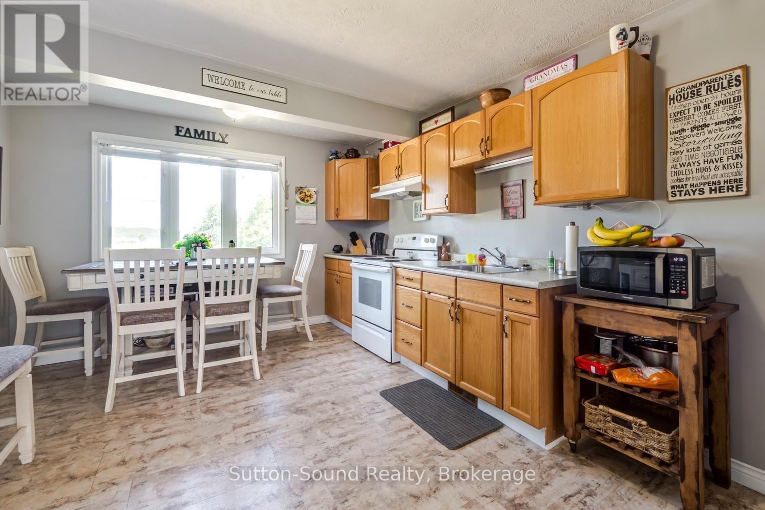 623 Frank Street, South Bruce Peninsula, Ontario  N0H 2T0 - Photo 3 - X13701400