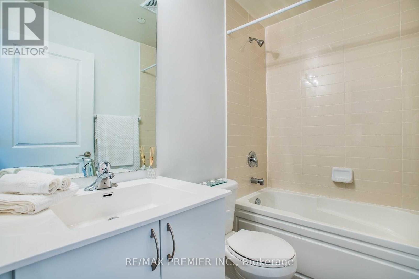 517 - 39 Annie Craig Drive, Toronto, Ontario M8V 0A3 - Photo 13 - W13701328