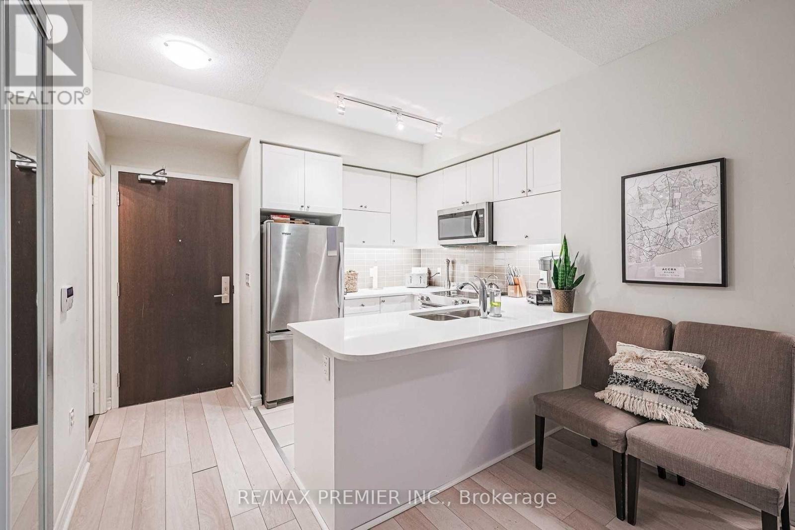 517 - 39 Annie Craig Drive, Toronto, Ontario M8V 0A3 - Photo 3 - W13701328