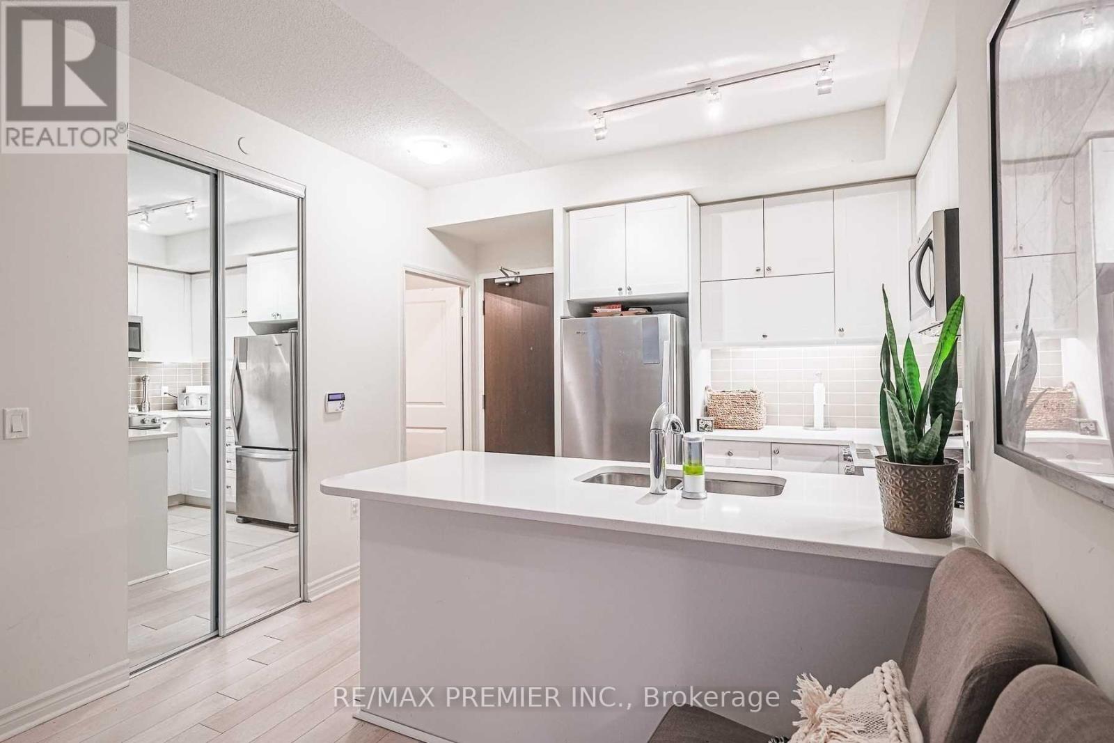517 - 39 Annie Craig Drive, Toronto, Ontario M8V 0A3 - Photo 7 - W13701328