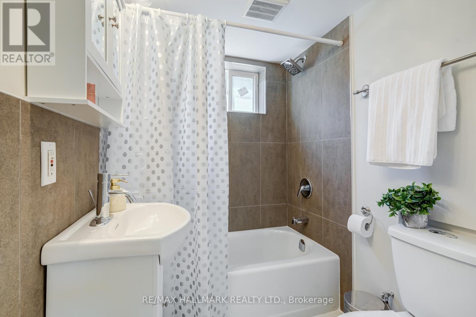 366 Wildwood Drive, Oakville, Ontario L6K 1T2 - Photo 29 - W13701330