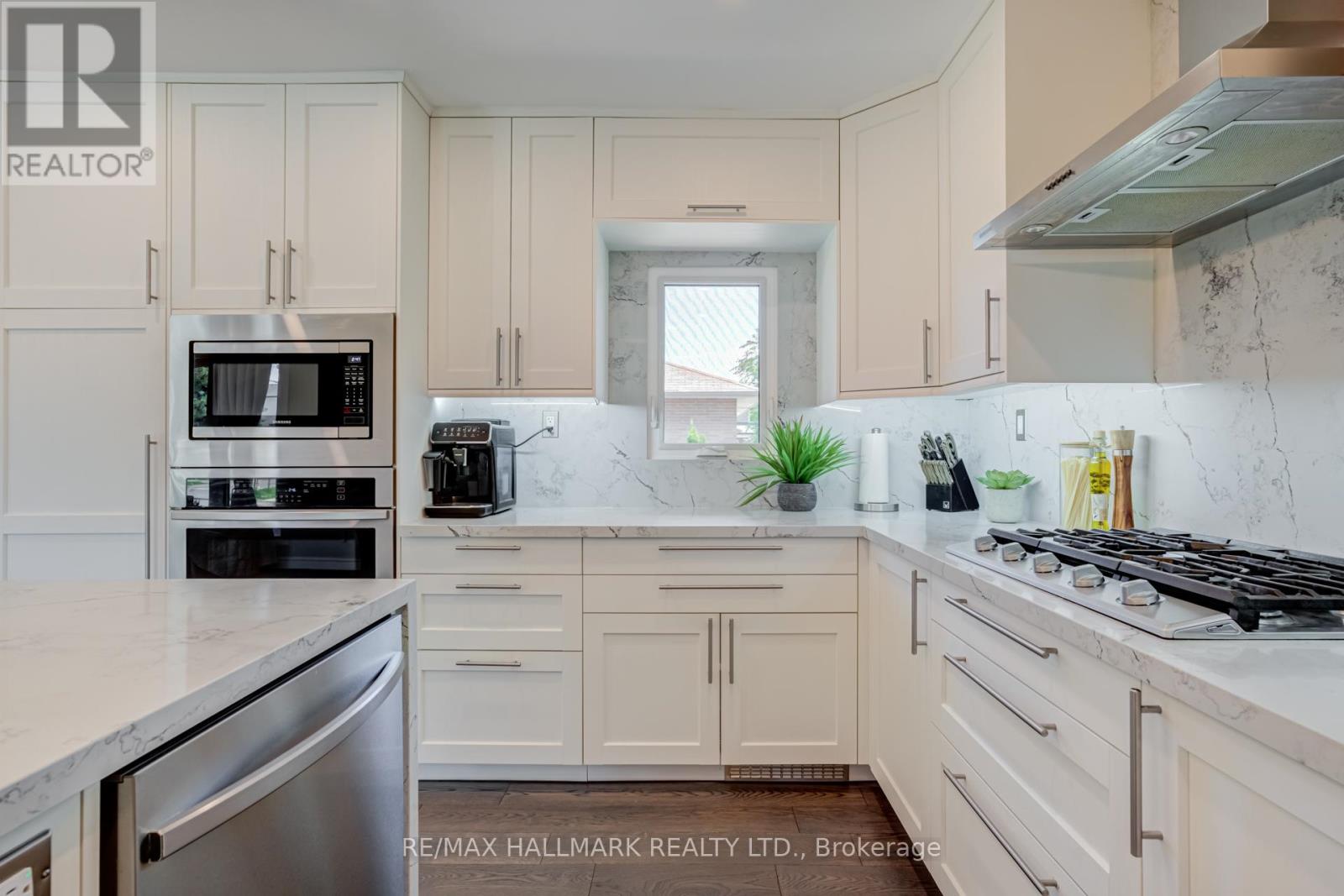 366 Wildwood Drive, Oakville, Ontario L6K 1T2 - Photo 7 - W13701330