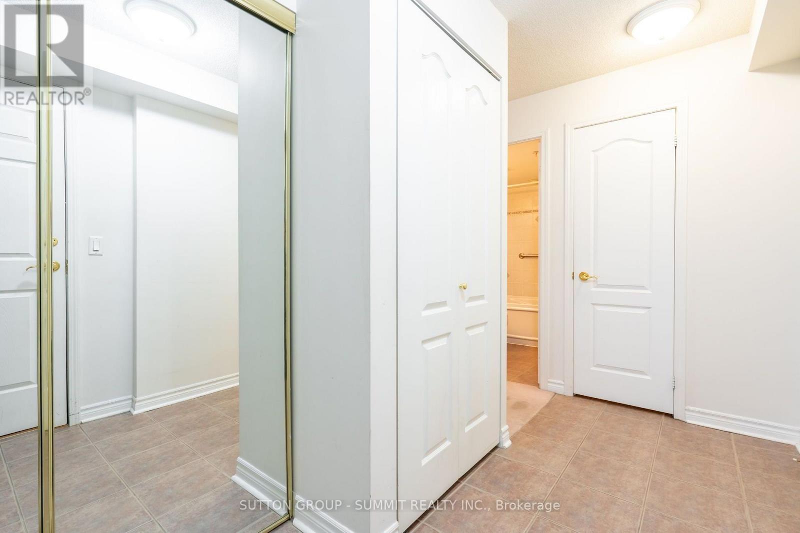 1505 - 350 Princess Royal Drive, Mississauga, Ontario  L5B 4N1 - Photo 10 - W13701386