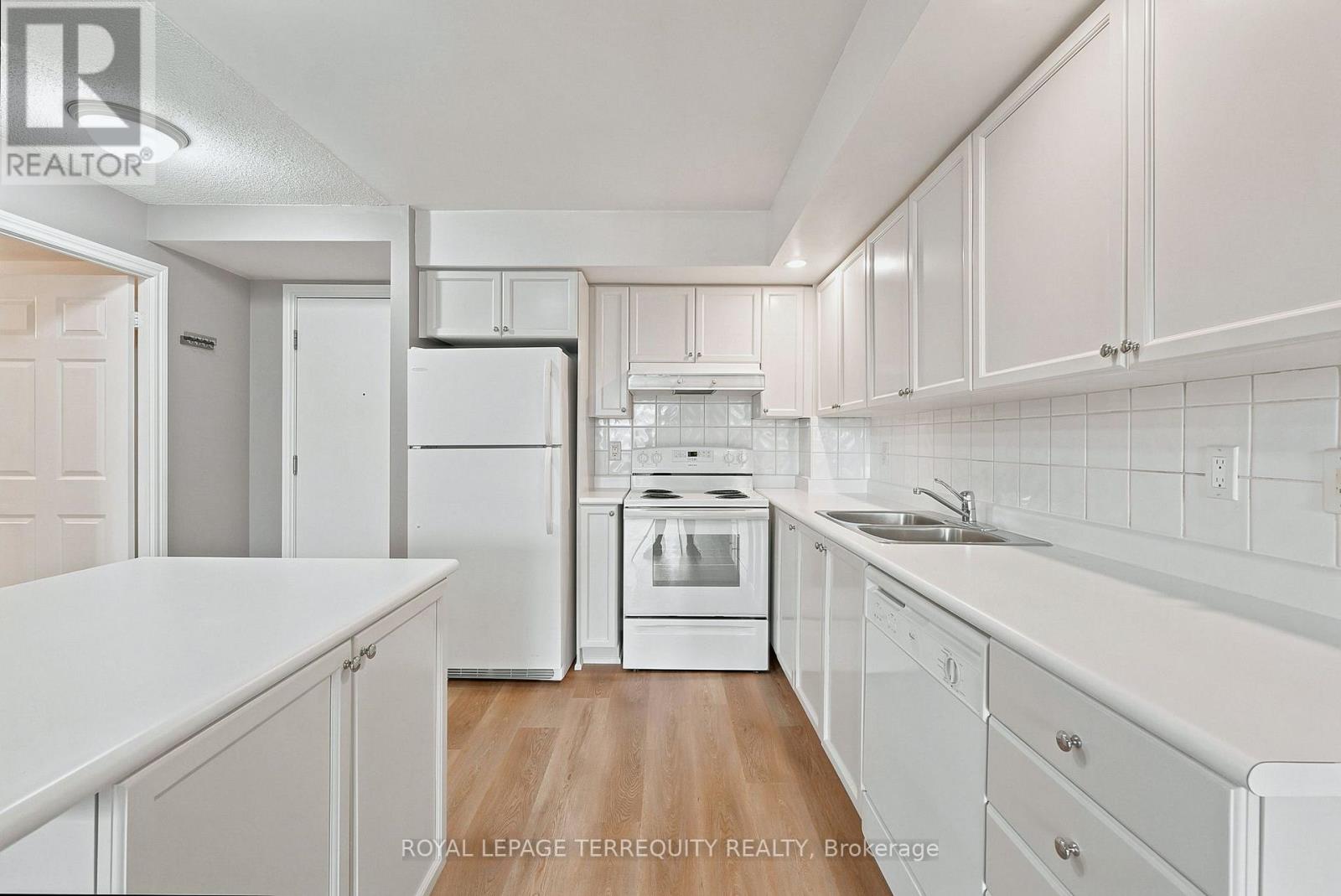405 - 5229 Dundas Street W, Toronto, Ontario  M9B 6L9 - Photo 10 - W13701396