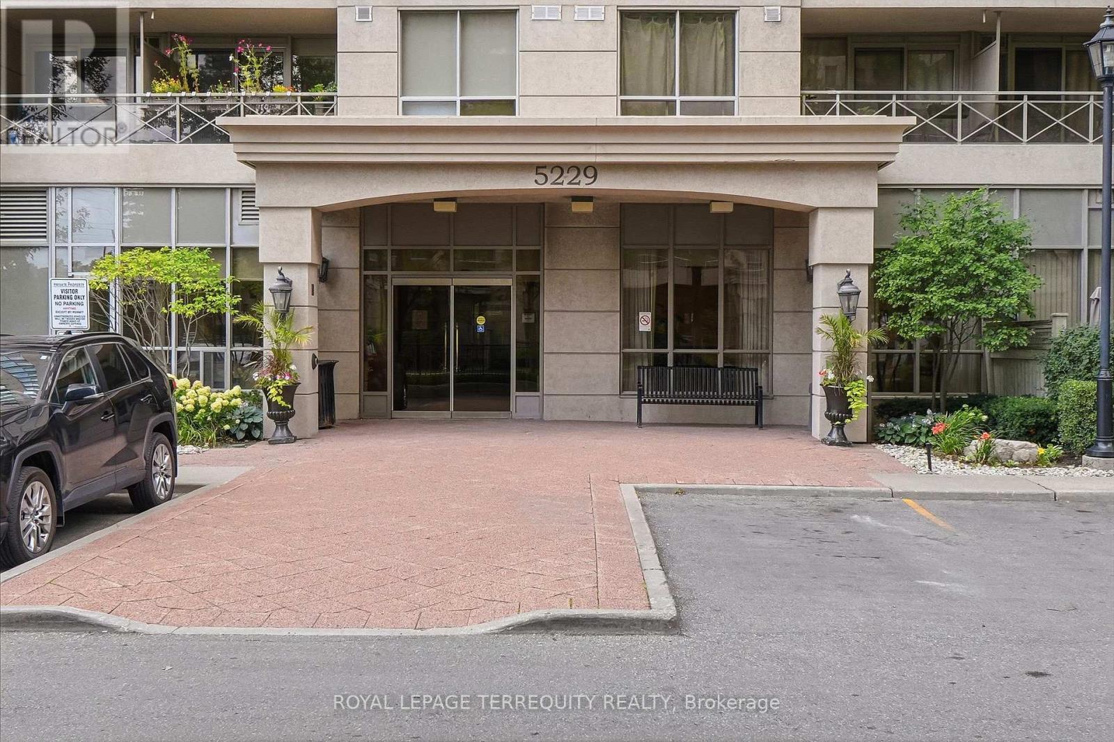 405 - 5229 Dundas Street W, Toronto, Ontario  M9B 6L9 - Photo 3 - W13701396