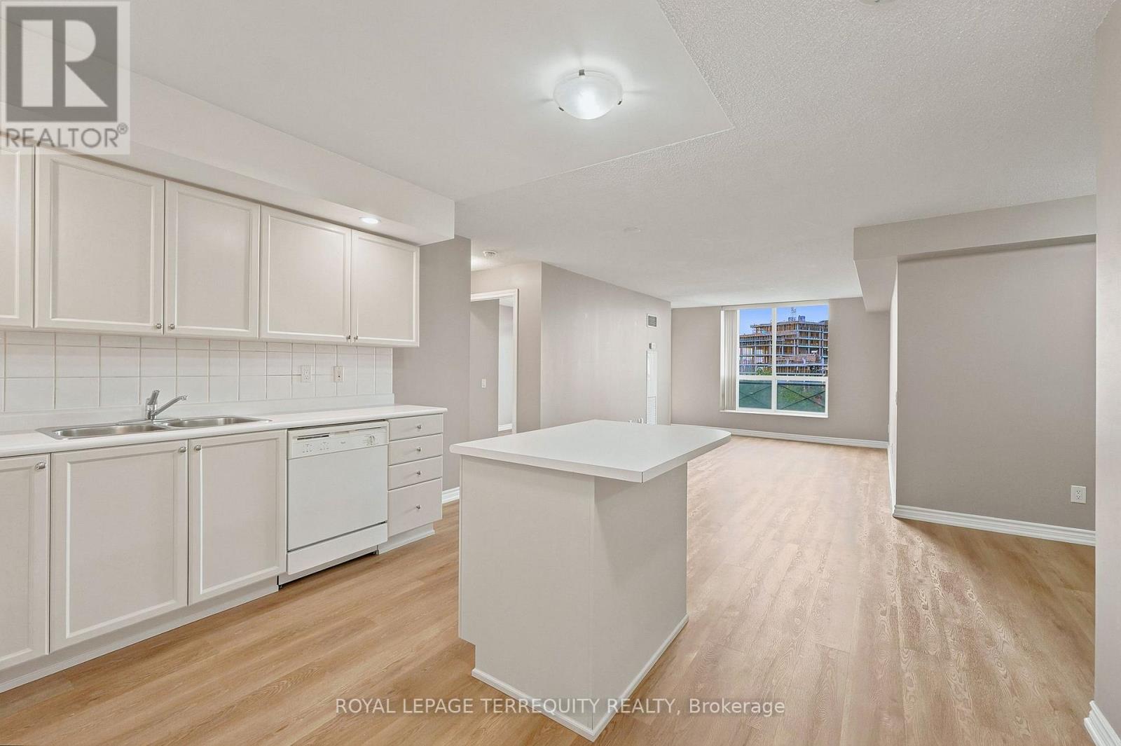 405 - 5229 Dundas Street W, Toronto, Ontario  M9B 6L9 - Photo 6 - W13701396