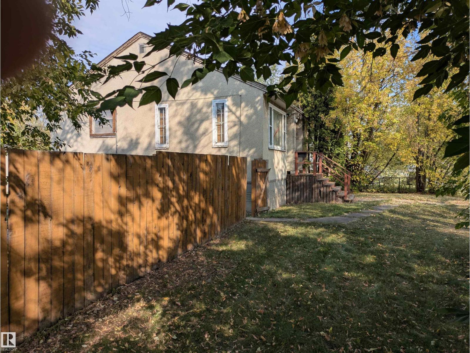 12804 126 St NW, Edmonton, Alberta  T5L 0Y1 - Photo 1 - E4504995
