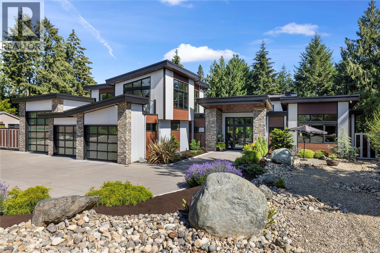163 Sunningdale Rd E, Qualicum Beach, British Columbia