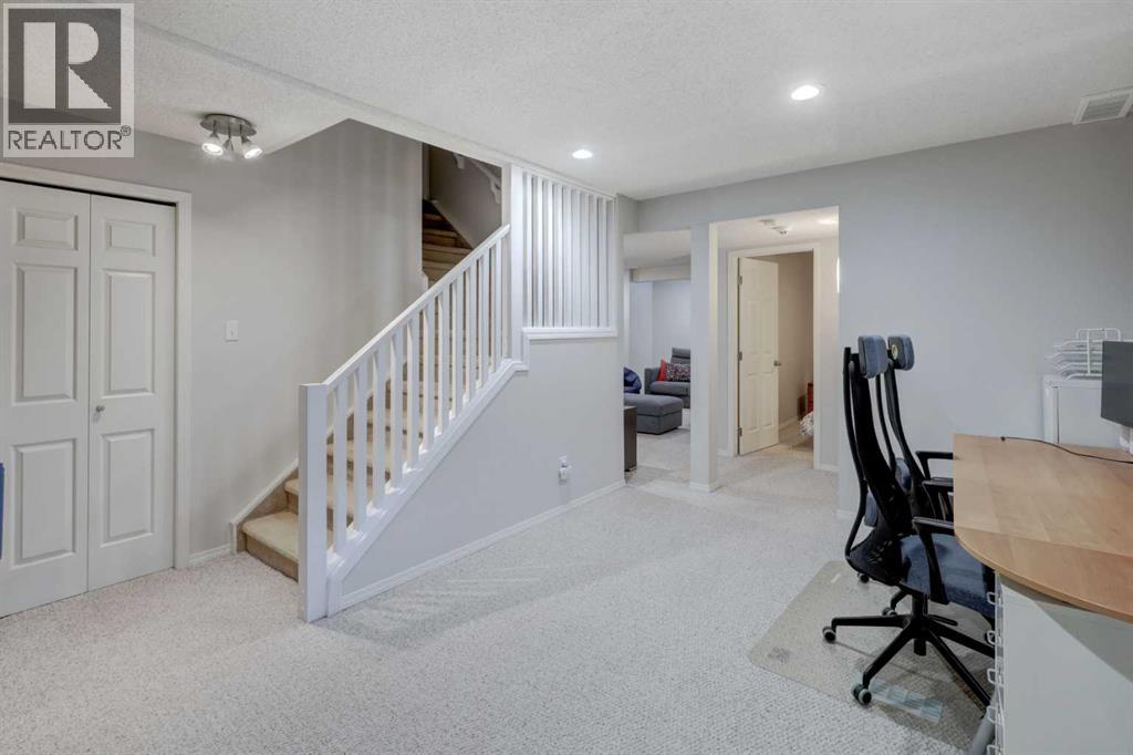 40 Signal Ridge Court SW, Calgary, Alberta  T3H 2J6 - Photo 29 - A2319037