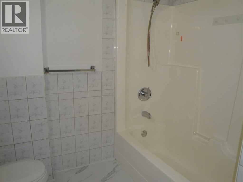 31 Huntford Road Ne, Calgary, Alberta  T2K 3Y8 - Photo 23 - A2332760
