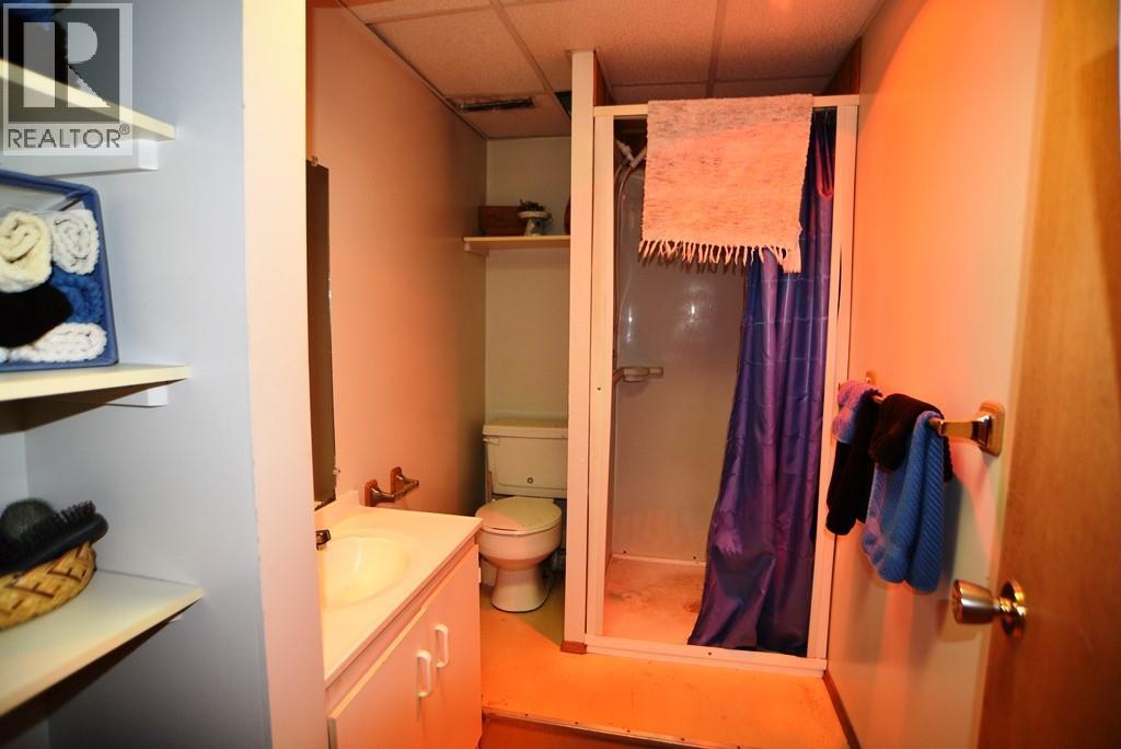 1765 3b Highway, Fruitvale, British Columbia  V0G 1L0 - Photo 35 - 10389409