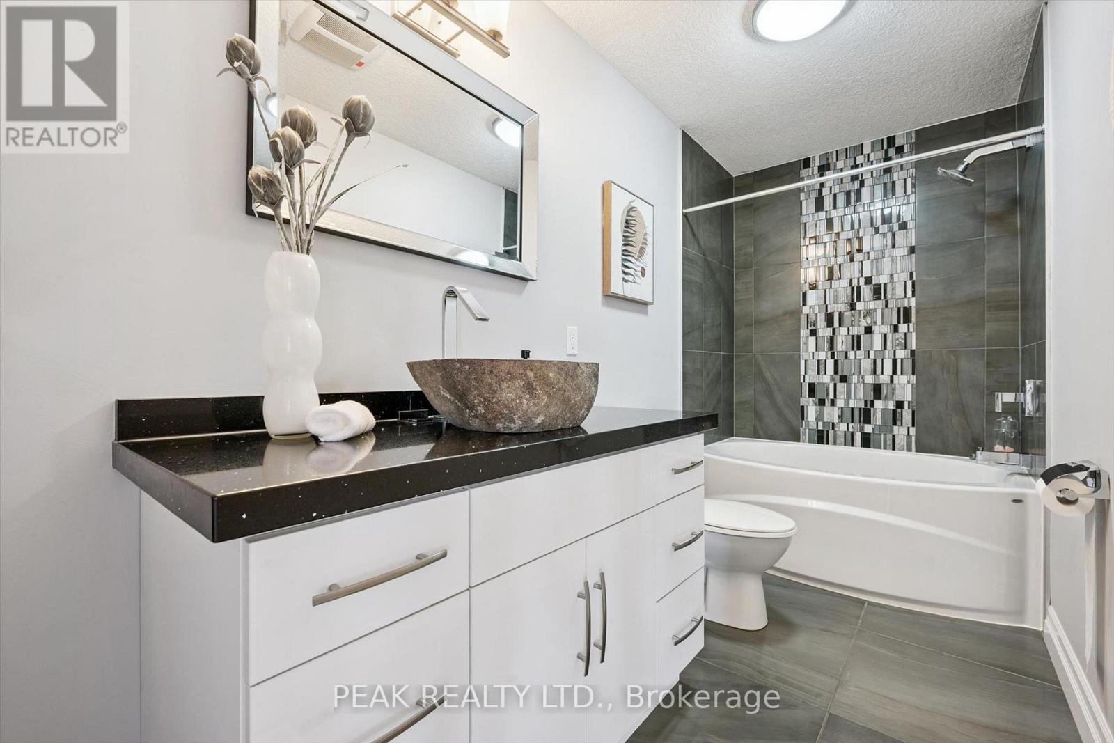 111 Oak Park Drive, Waterloo, Ontario  N2K 0B3 - Photo 17 - X13701368