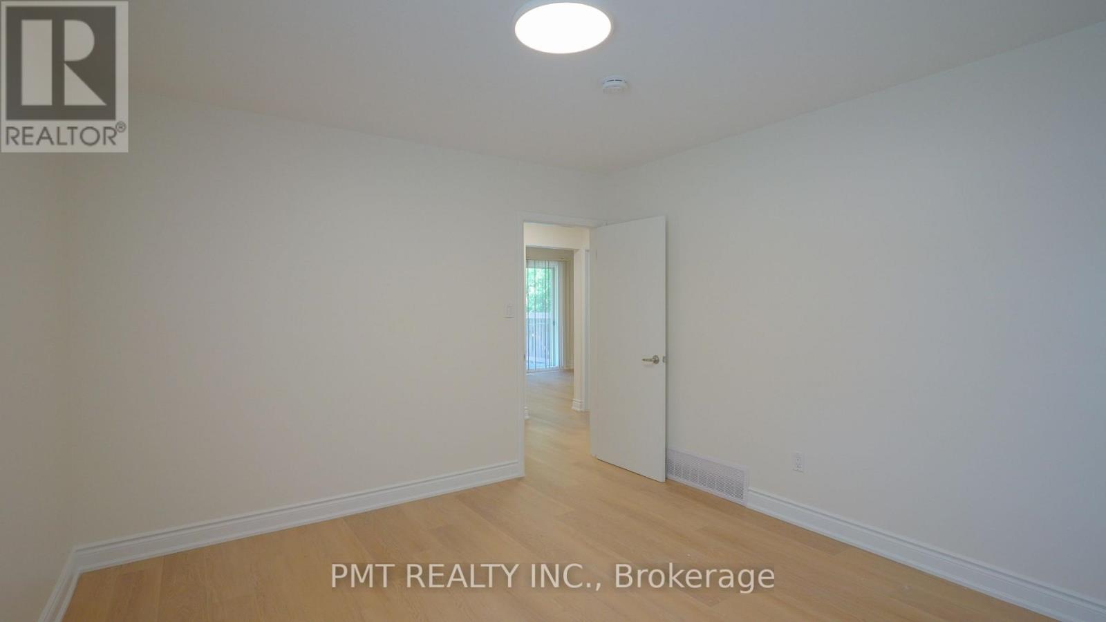 143 Elgin Crescent, Waterloo, Ontario N2J 2S5 - Photo 4 - X13701370