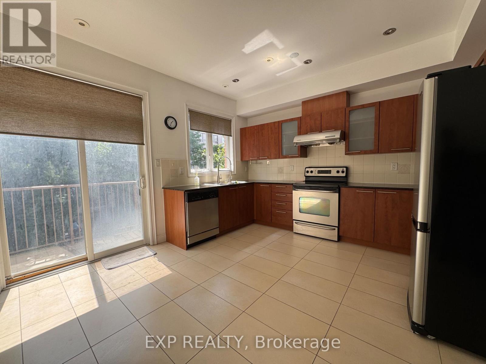 57 Galleria Parkway, Markham, Ontario  L3T 0A3 - Photo 2 - N13698908