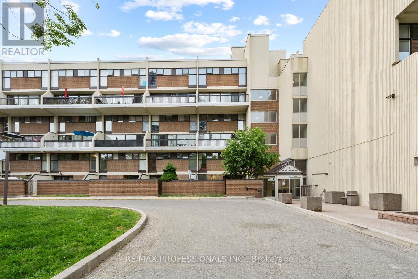 339 - 2 Valhalla Inn Road, Toronto, Ontario  M9B 6C3 - Photo 3 - W13603408