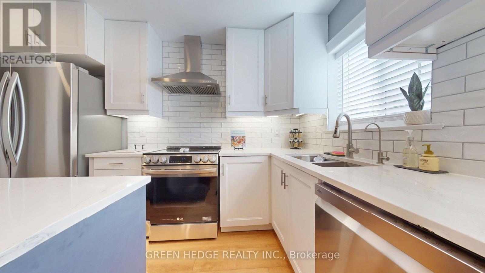 66 Cliff Street, Toronto, Ontario  M6N 4M1 - Photo 5 - W13698756