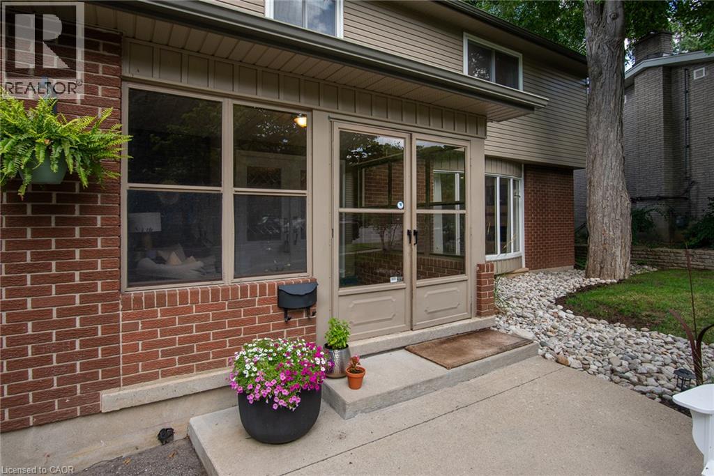 51 Murrayhill Court, Kitchener, Ontario  N2E 1N8 - Photo 3 - 40857076