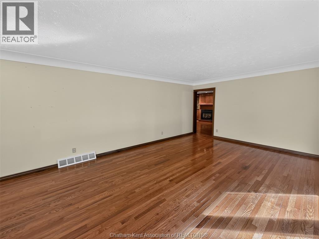 10156 Longwoods Road, Chatham, Ontario  N7M 5J7 - Photo 8 - 26020250