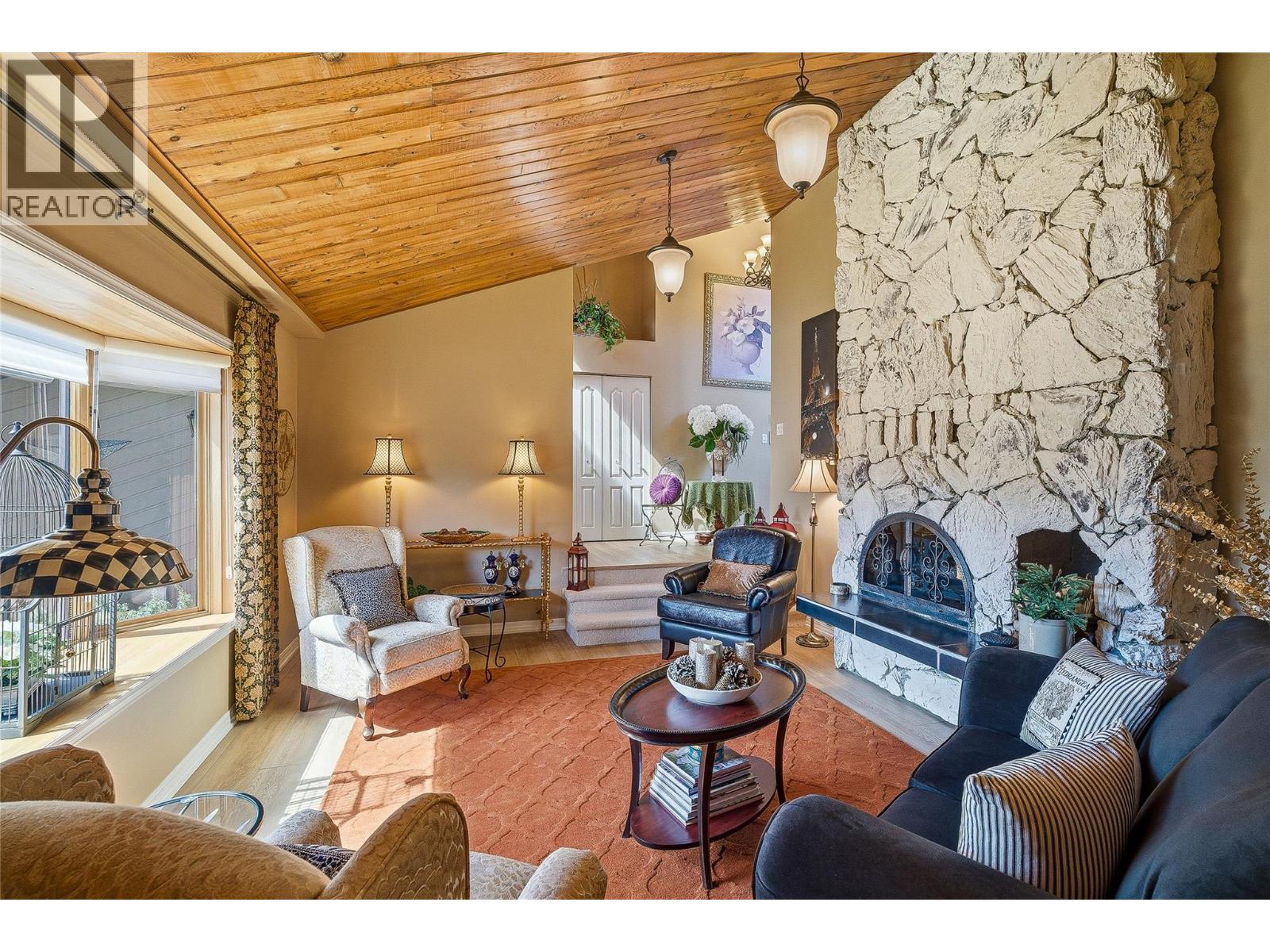 2463 Irvine Avenue, Merritt, British Columbia  V1K 4H4 - Photo 6 - 10384982