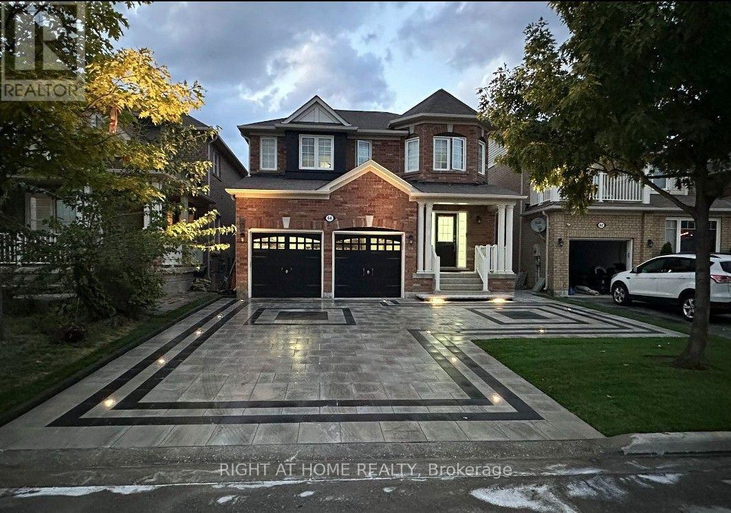 64 Williamson Family Hollow, Newmarket, Ontario  L3X 3K2 - Photo 2 - N13693966