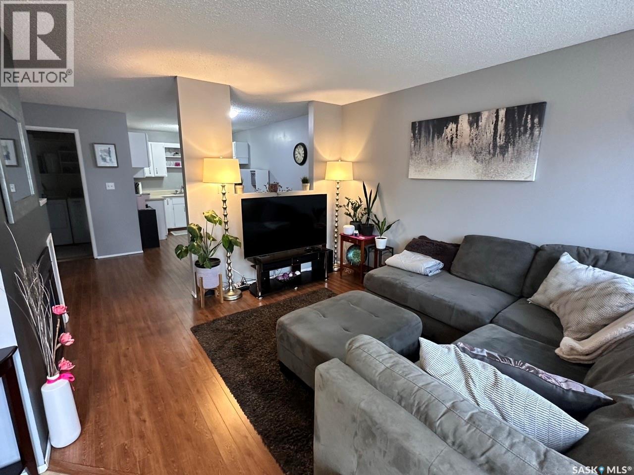 7346 Bennett Drive, Regina, Saskatchewan  S4X 2V3 - Photo 2 - SK046320