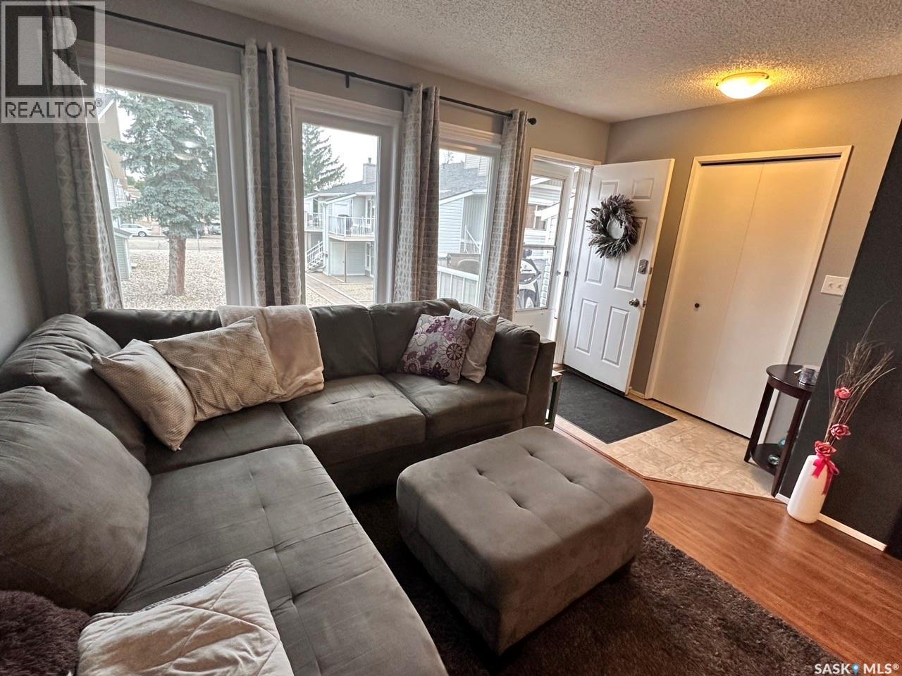 7346 Bennett Drive, Regina, Saskatchewan  S4X 2V3 - Photo 8 - SK046320