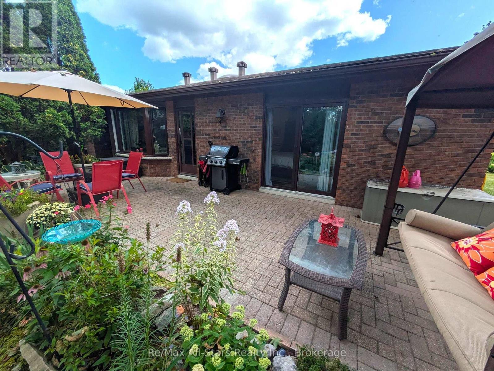 501 - 200 East Street S, Kawartha Lakes, Ontario  K0M 1A0 - Photo 1 - X13701458