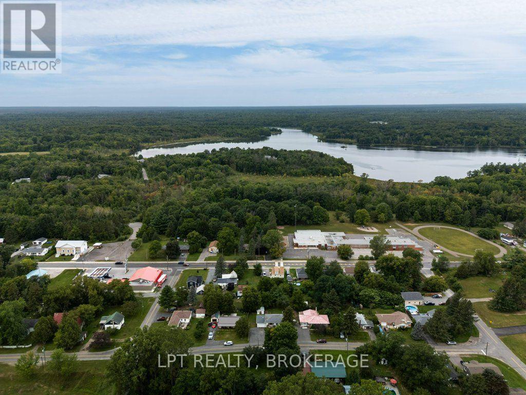 6175 Lakeview Drive, Frontenac, Ontario  K0H 2W0 - Photo 2 - X13701566