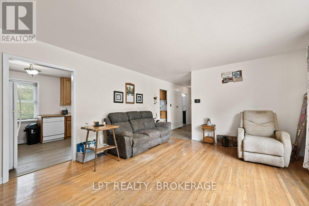 6175 Lakeview Drive, Frontenac, Ontario  K0H 2W0 - Photo 3 - X13701566