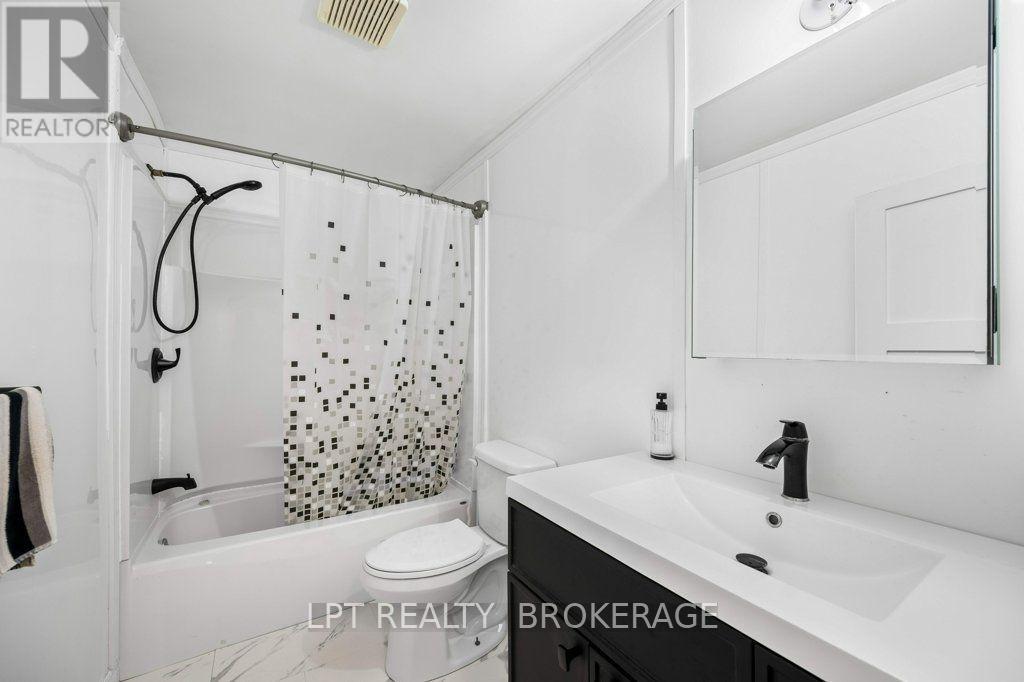 6175 Lakeview Drive, Frontenac, Ontario  K0H 2W0 - Photo 5 - X13701566