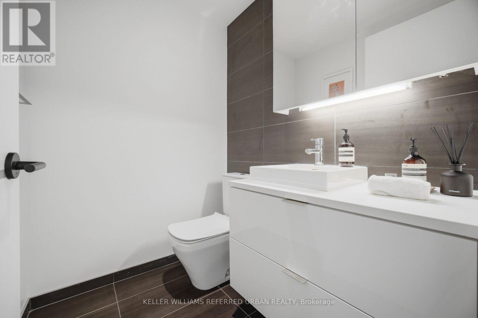 Th105 - 170 Bayview Avenue, Toronto, Ontario  M5A 0M4 - Photo 14 - C13701602