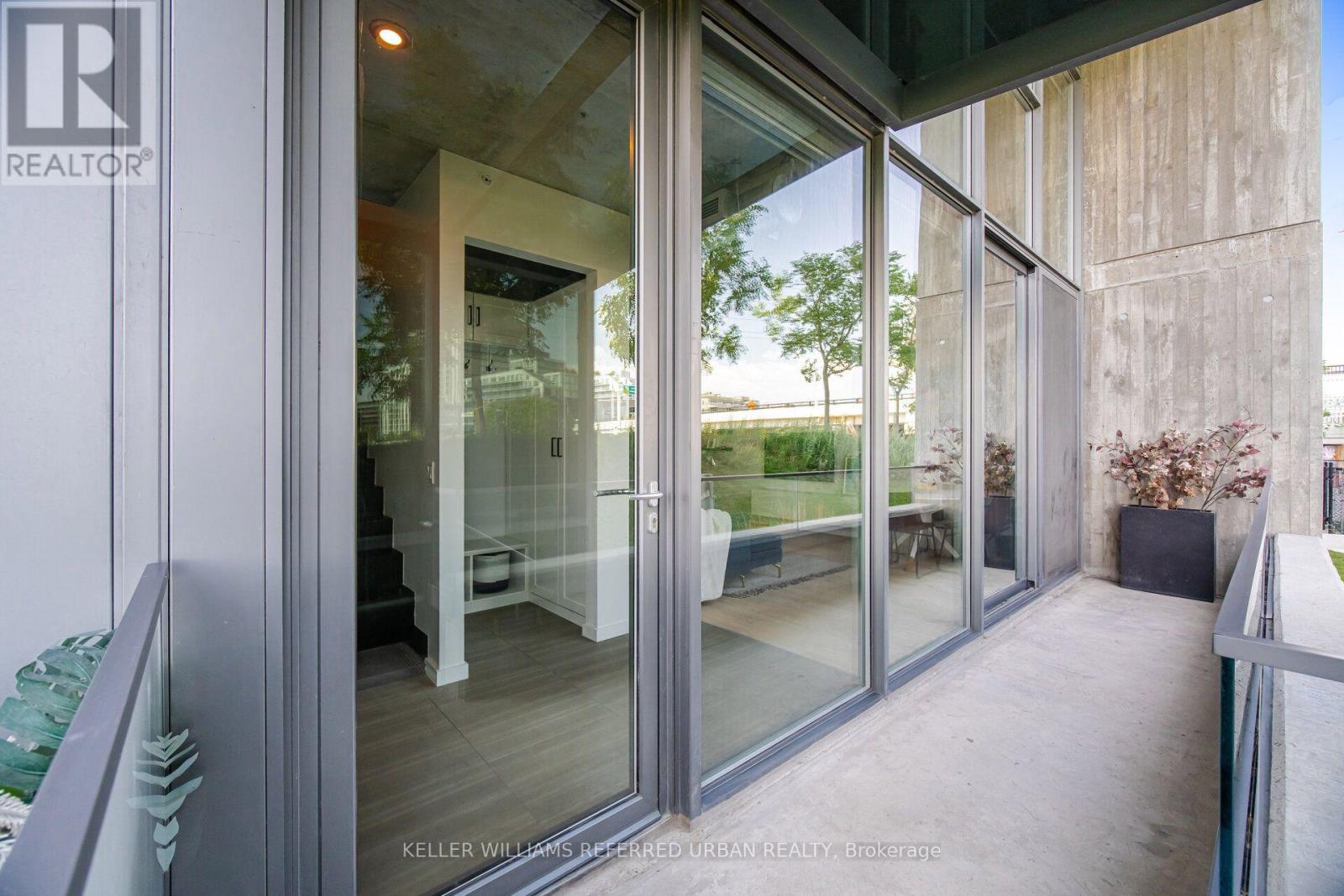 Th105 - 170 Bayview Avenue, Toronto, Ontario  M5A 0M4 - Photo 2 - C13701602