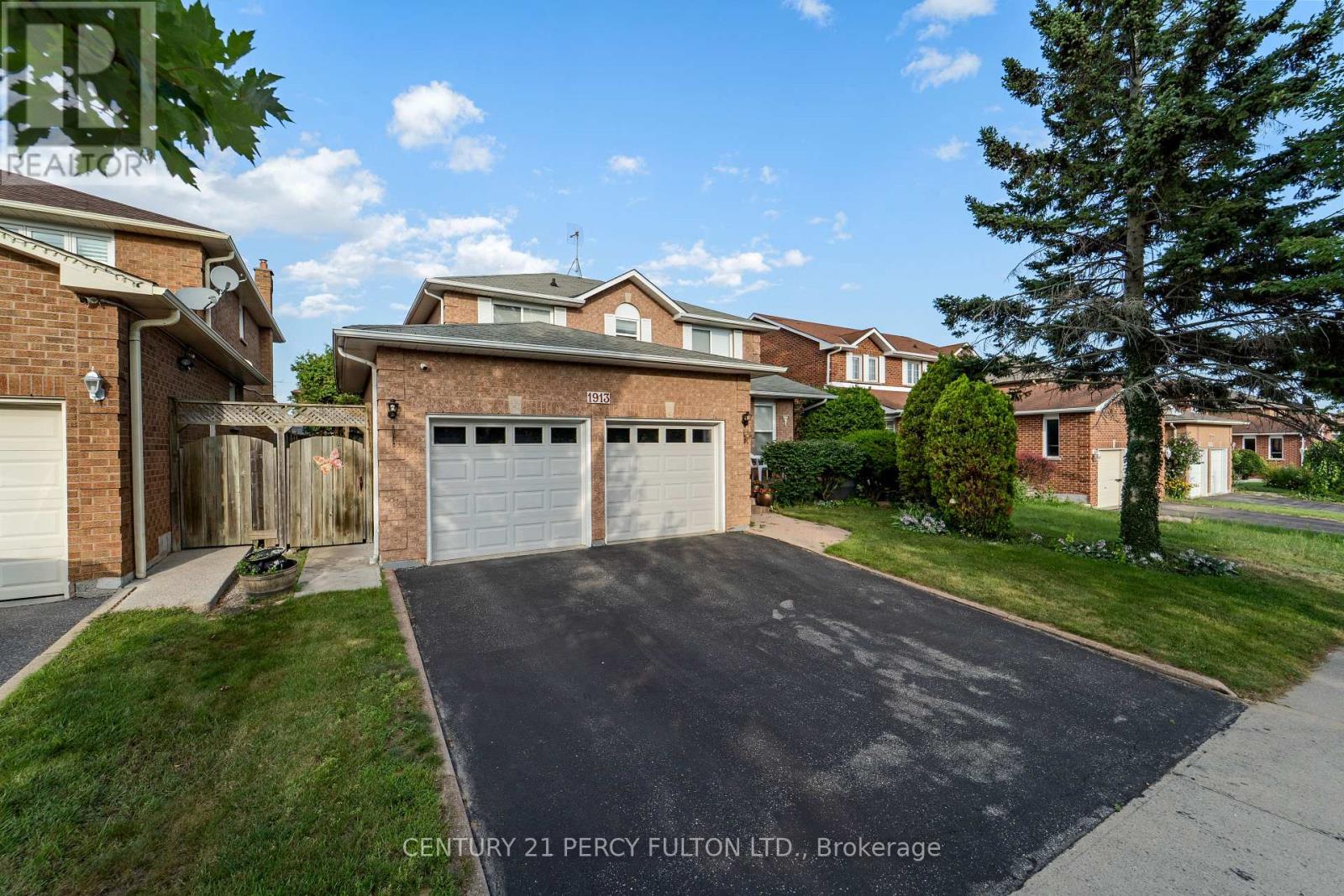 1913 Rosebank Road, Pickering, Ontario  L1V 1P7 - Photo 2 - E13701522