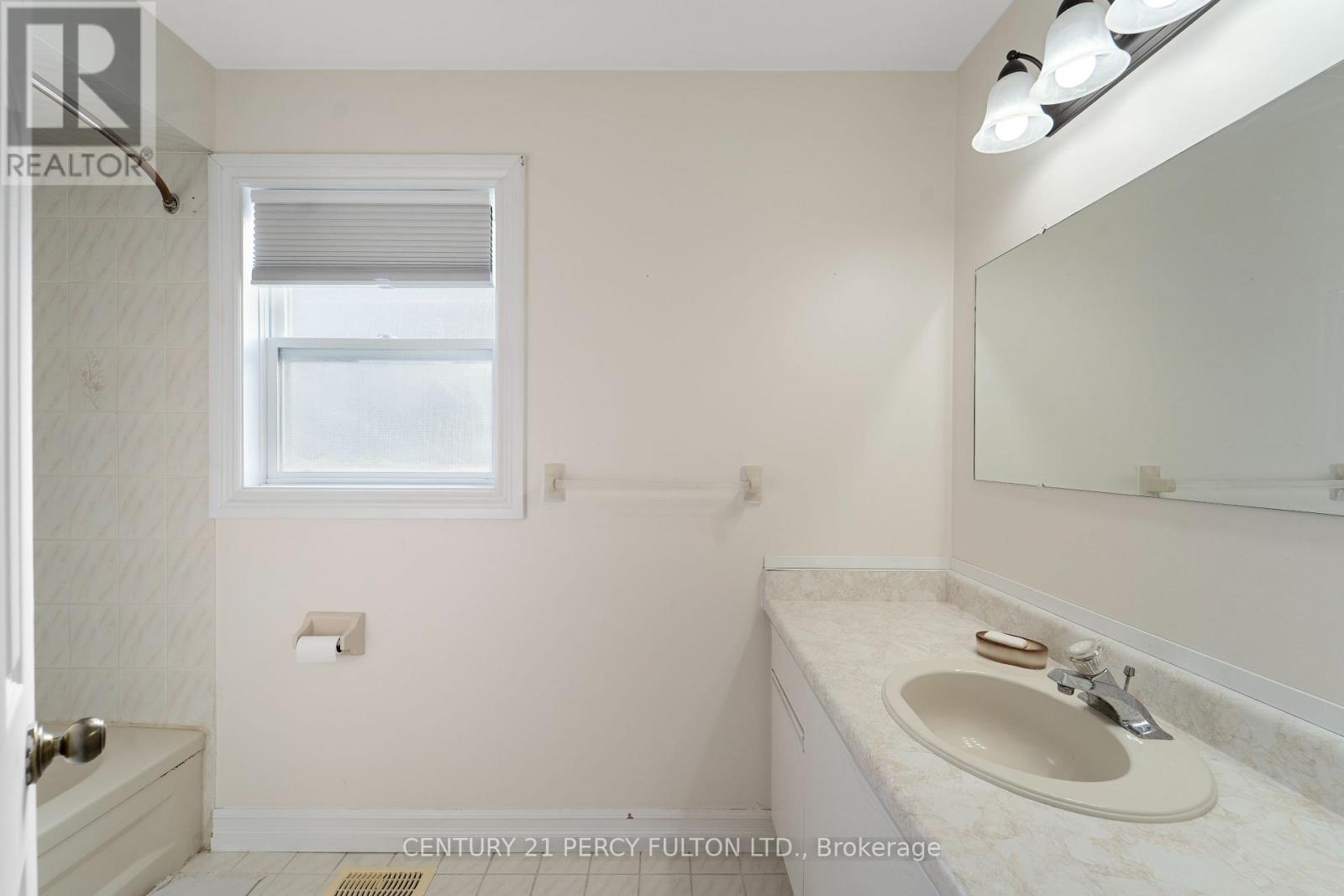 1913 Rosebank Road, Pickering, Ontario  L1V 1P7 - Photo 25 - E13701522