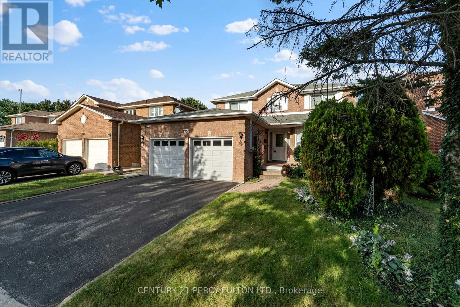 1913 Rosebank Road, Pickering, Ontario  L1V 1P7 - Photo 3 - E13701522