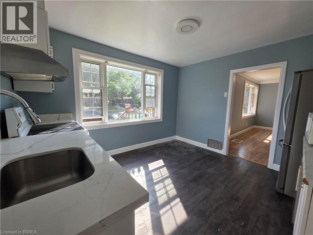32 Forest Road, Brantford, Ontario  N3S 6W2 - Photo 11 - 40857574