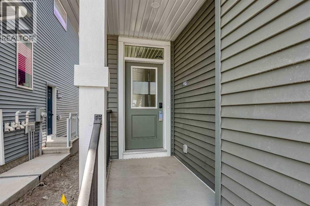 24 Southborough Common, Cochrane, Alberta  T4C 3J7 - Photo 4 - A2324378