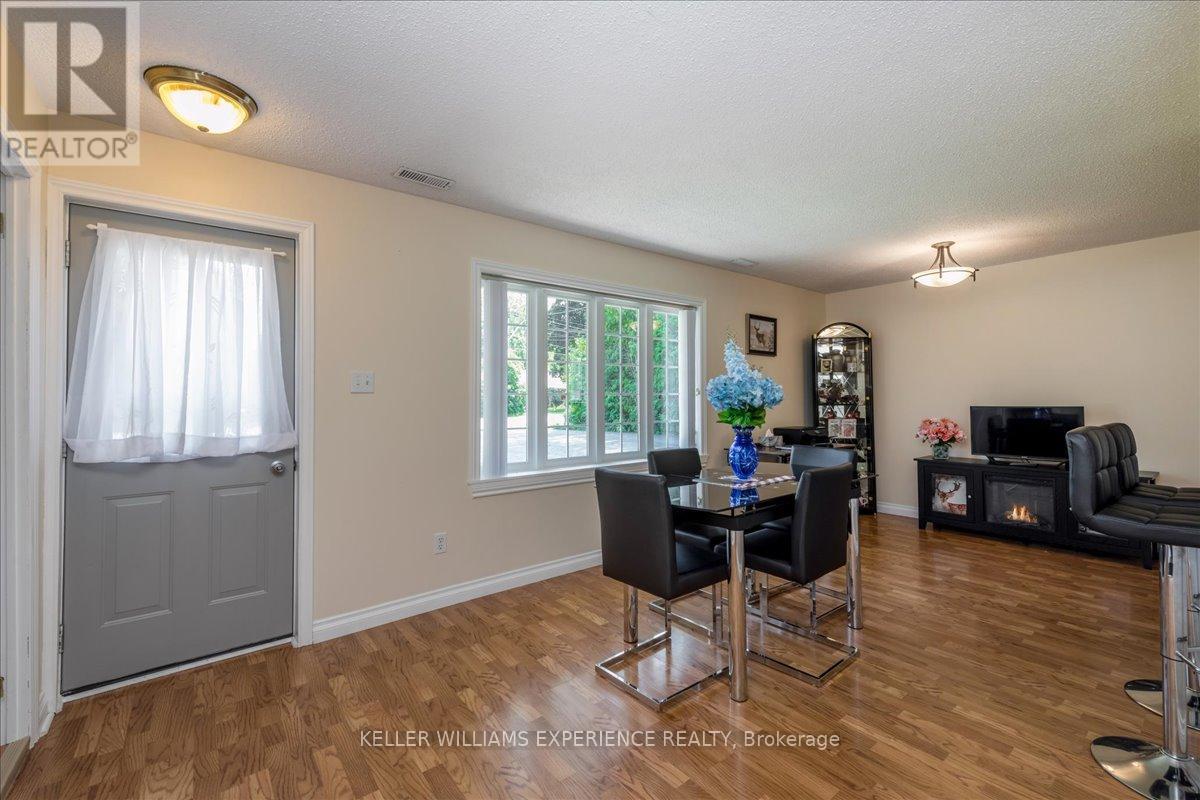 31 River Drive, Essa, Ontario  L3W 0G8 - Photo 3 - N13701626