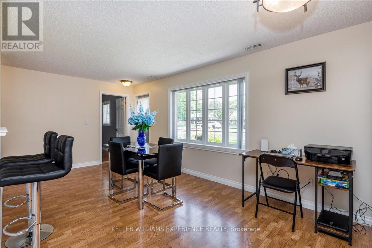 31 River Drive, Essa, Ontario  L3W 0G8 - Photo 4 - N13701626