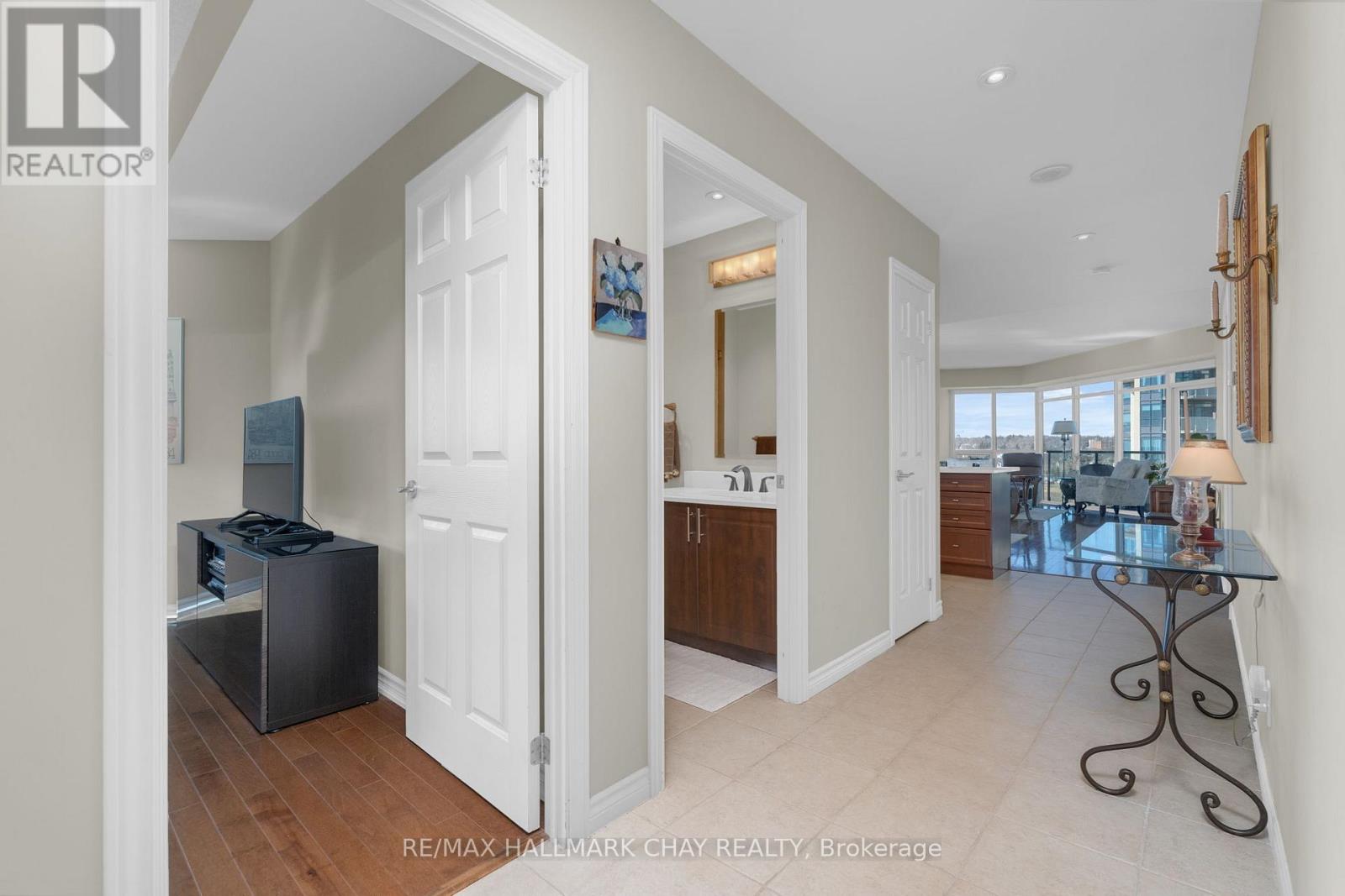 702 - 37 Ellen Street, Barrie, Ontario  L4N 6G2 - Photo 8 - S13701500