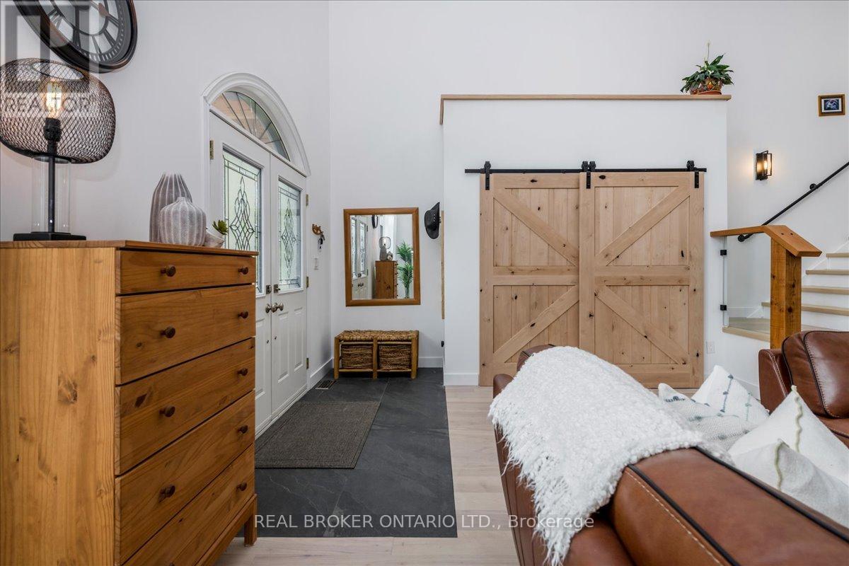 3665 Baldwick Lane, Springwater, Ontario  L0M 1T2 - Photo 5 - S13701516