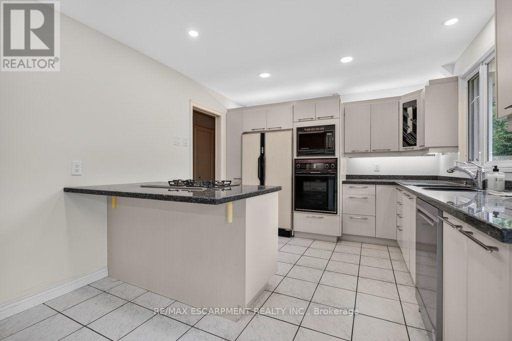2148 Kerns Road, Burlington, Ontario  L7P 2W3 - Photo 13 - W13701434