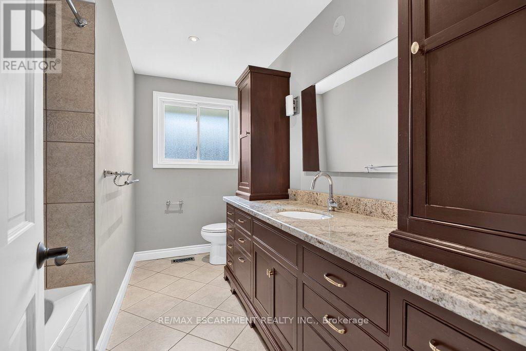 2148 Kerns Road, Burlington, Ontario  L7P 2W3 - Photo 22 - W13701434
