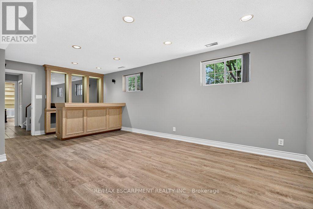 2148 Kerns Road, Burlington, Ontario  L7P 2W3 - Photo 27 - W13701434