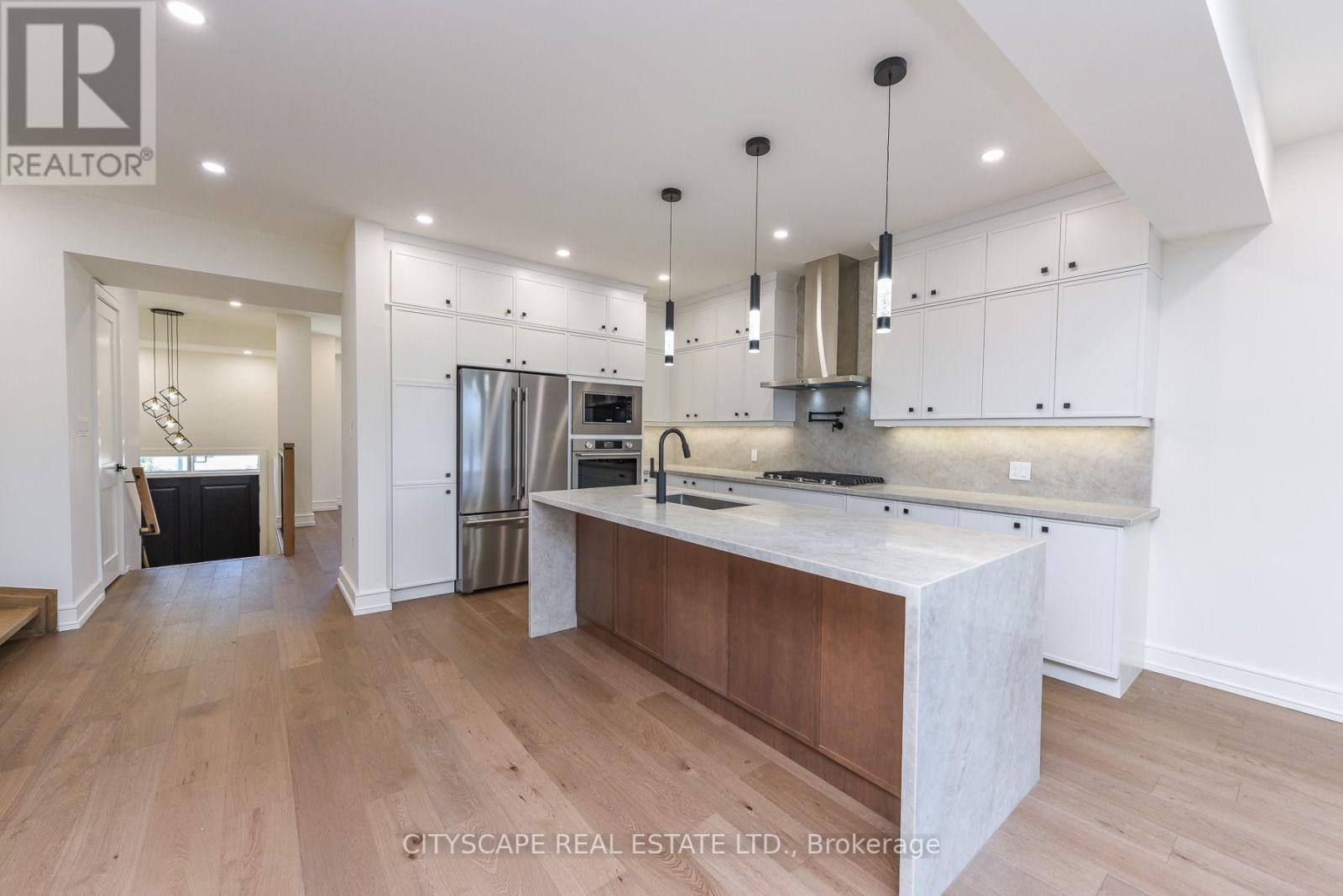 954 Fourth Street, Mississauga, Ontario  L5E 1J9 - Photo 13 - W13701440