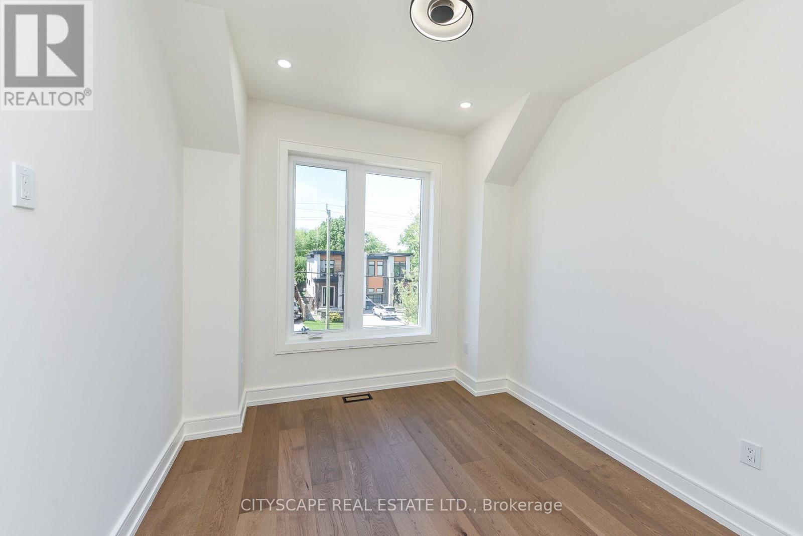 954 Fourth Street, Mississauga, Ontario  L5E 1J9 - Photo 30 - W13701440