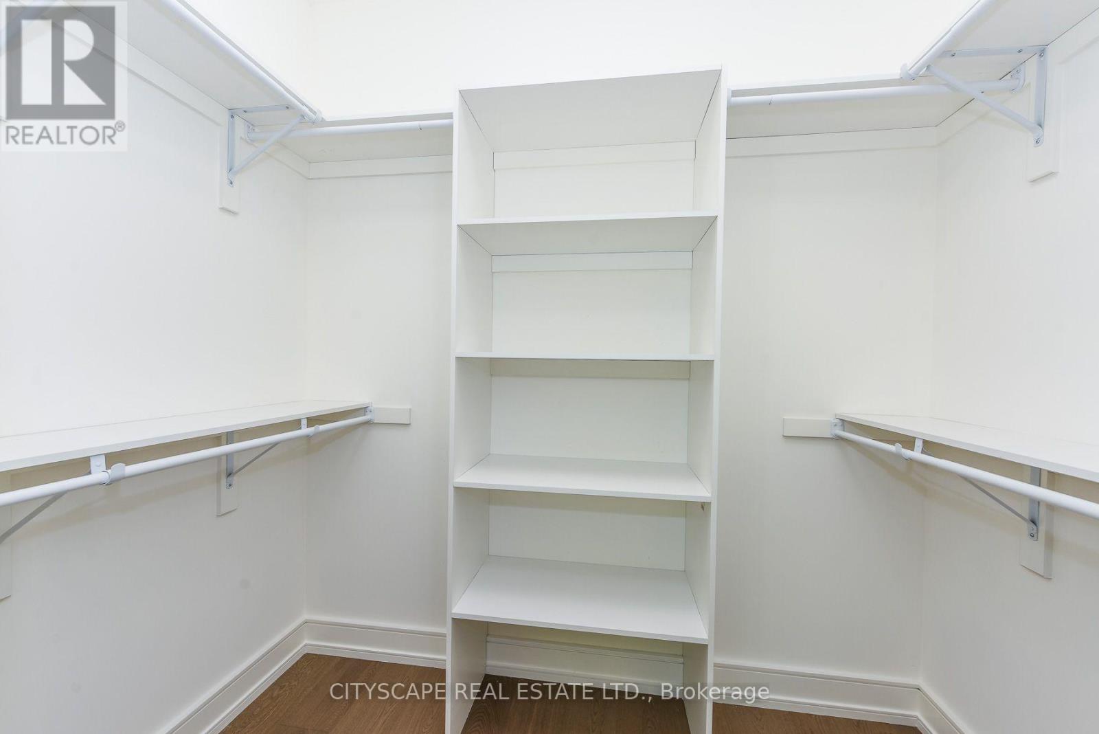 954 Fourth Street, Mississauga, Ontario  L5E 1J9 - Photo 39 - W13701440