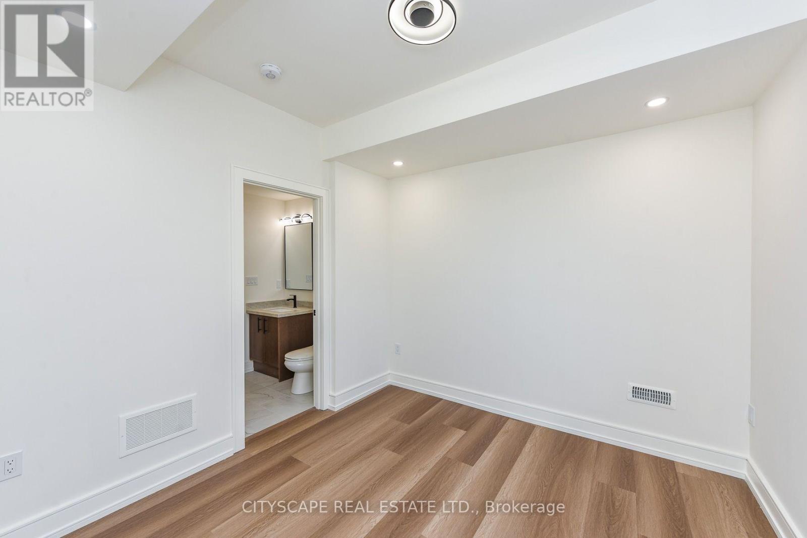 954 Fourth Street, Mississauga, Ontario  L5E 1J9 - Photo 46 - W13701440