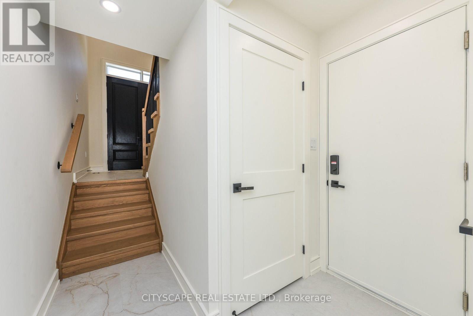 954 Fourth Street, Mississauga, Ontario  L5E 1J9 - Photo 47 - W13701440